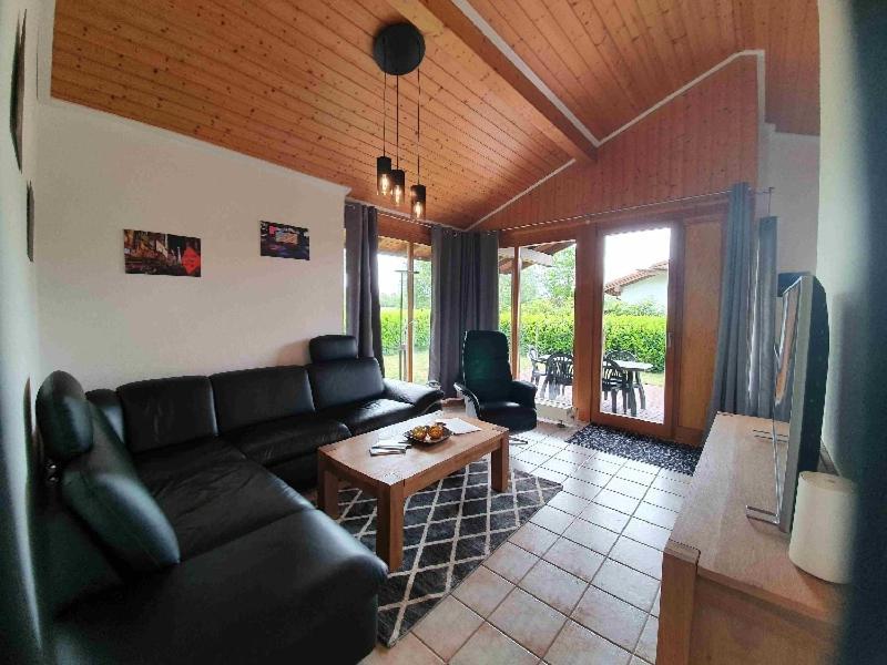 Ferienhaus Vier Pfoten Schweiburg エクステリア 写真